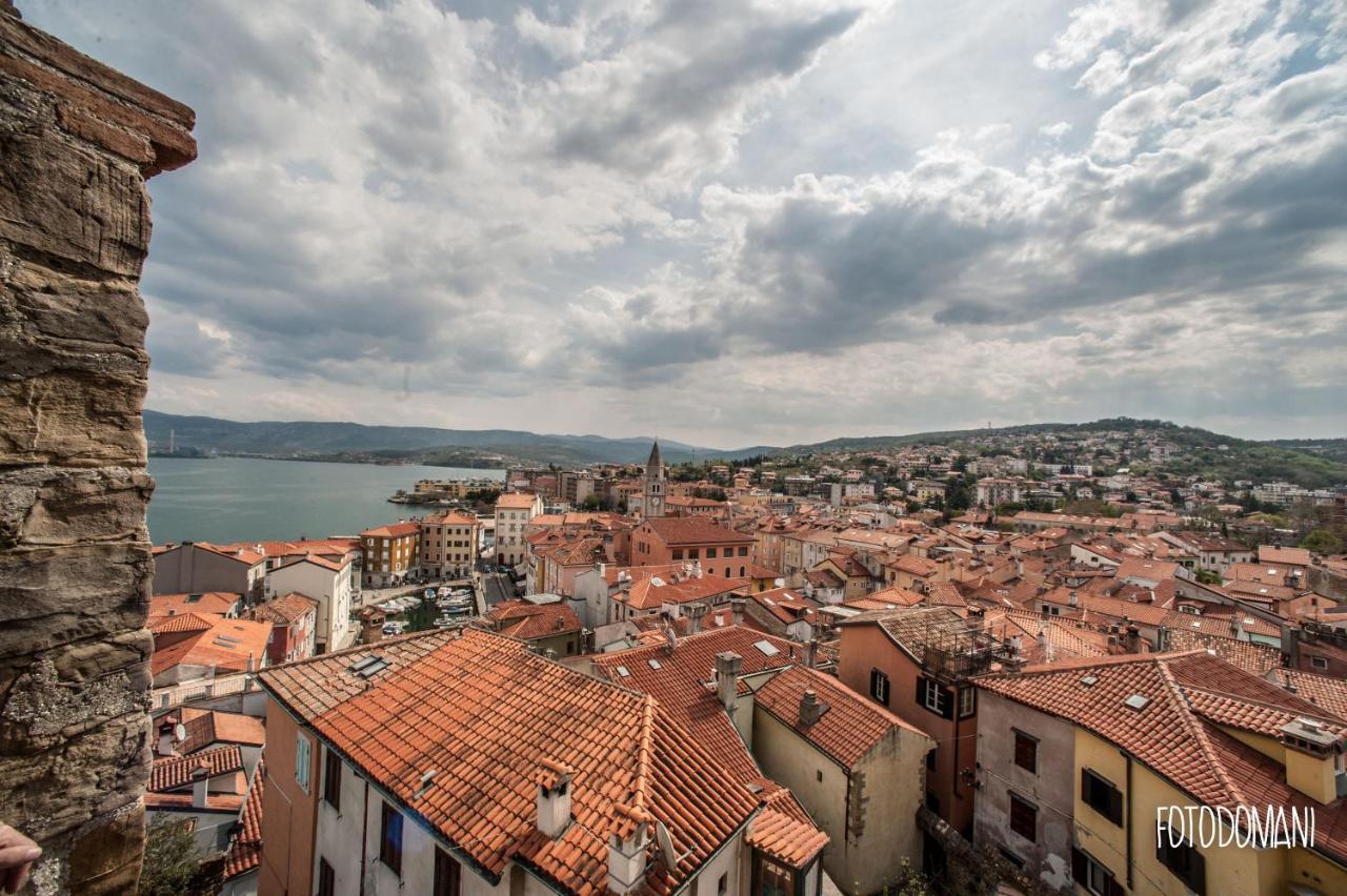 Castello Di Muggia Bed & Breakfast Exterior photo